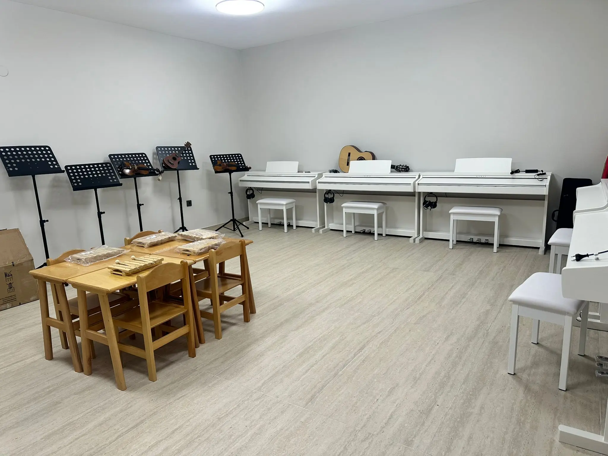 Açı Eryaman Koleji – İç Mekânlar – Müzik odası ve enstrümanlar