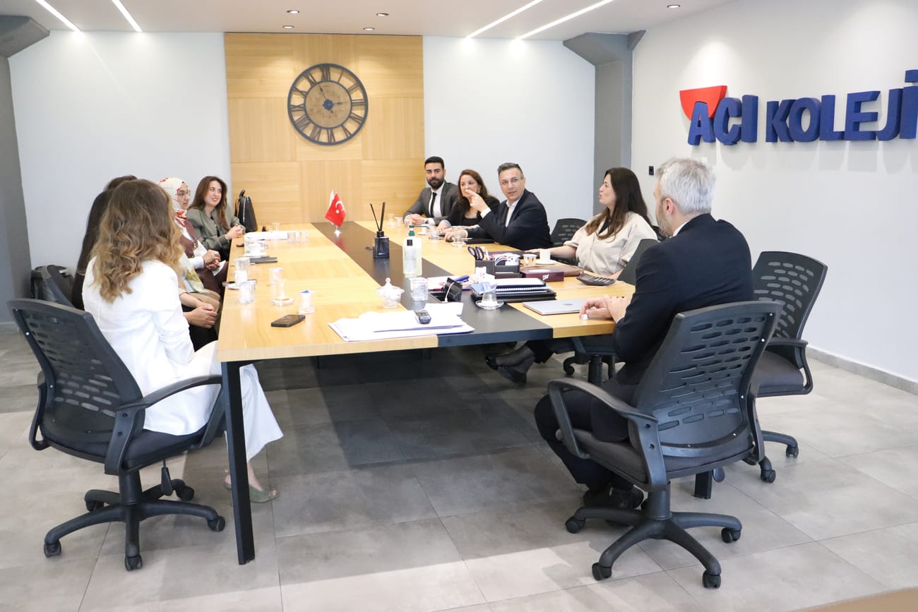 Açı Koleji toplantı salonunda gerçekleştirilen işbirliği görüşmesi